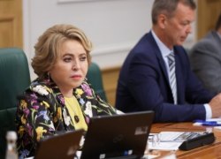 Валентина Матвиенко предлагает отправлять школьных учителей и госслужащих в командировки на Донбасс