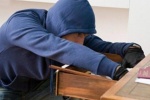14-летний подросток обвиняется в краже денежных средств, принадлежащих его матери