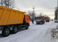 В Советском продолжается уборка снега