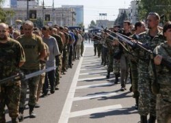 Всем смертям назло  Почему, призывая к миру, все больше людей воодушевляются войной