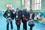 Члены избирательных комиссий проводят выездное голосование на дому