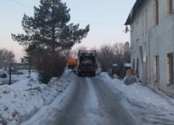 Поскользнулась, скатилась под колеса и погибла: подробности смертельного ДТП с мусоровозом в Оренбурге