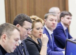 РЕПЛИКА ПО ПОВОДУ. О газонах на миллионы, планах на &laquo;долгострой&raquo; и дорожной проблеме