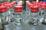 Медведев определил правила уничтожения нелегального алкоголя