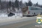 В ХМАО мужчина погиб в ДТП с рейсовым автобусом. ВИДЕО