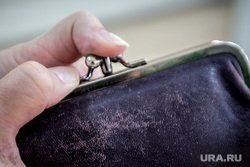 &laquo;Теперь я понял, что творится в стране&raquo;. Россияне шьют пакеты из пакетов. ФОТОфакт