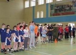 В СПОРТЗАЛЕ РЯДОМ С ПОЛИЦЕЙСКИМИ &ndash; &laquo;ТРУДНЫЕ&raquo; ПОДРОСТКИ