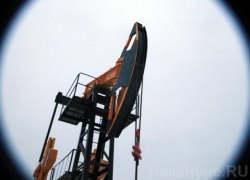 Цена на российскую нефть впервые в этом году упала ниже 100 долларов за баррель