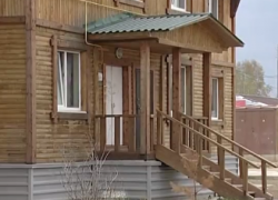 КАПАЮЩАЯ С ПОТОЛКА ВОДА И ТРЕЩИНЫ В СТЕНАХ БЕСПОКОЯТ ЖИЛЬЦОВ НОВОСТРОЕК СОВЕТСКОГО