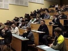 Пылесос или социальный лифт?