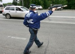 В Югорске полицейские принимают меры к задержанию водителя