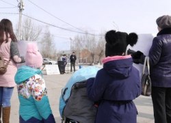 В Советском прошла акция протеста молодых и многодетных семей