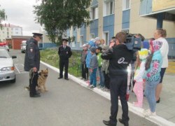 Детям о безопасности и службе  в полиции