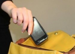 Полицейские Советского района раскрыли кражу сотового телефона по &laquo;горячим следам&raquo;