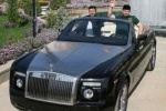 &laquo;Пересадите чиновников на &bdquo;приоры&ldquo;, мы поржем&raquo;. Кадыров занялся рекламой &laquo;Лады&raquo;. В Интернете нашли настоящий автопарк главы региона.