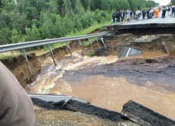 Обрушилась дорога Ханты-Мансийск -Тюмень
