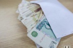 Какие санкции, какой кризис? Чиновники радуются увеличению зарплаты. Заглядываем им в кошелек