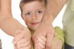 Приемные родители будут получать зарплату