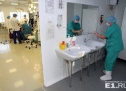 Девочка, на которую трактор высыпал гору снега, умерла в больнице