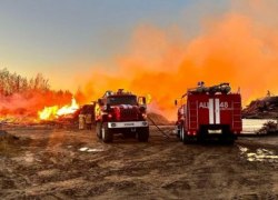 Возгорание отходов лесопиления в городе Советском