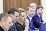 РЕПЛИКА ПО ПОВОДУ. О газонах на миллионы, планах на &laquo;долгострой&raquo; и дорожной проблеме