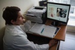 Работаешь за компьютером? Надень халат! Чиновники придумали новые условия труда для офисного планктона