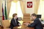 Наталья Комарова и председатель Правления ПАО "Газпром" Алексей Миллер договорились о расширении сотрудничества