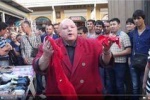 Казаки с &laquo;министром культуры&raquo; уничтожили &laquo;санкционные&raquo; трусы на рынке. &laquo;Порвать с первого раза не удалось&raquo;. ФОТО, ВИДЕО