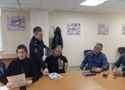 Полицейские Советского провели встречу с работниками аэропорта на тему дистанционного мошенничества