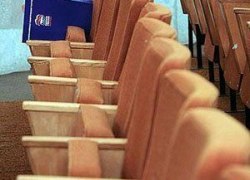 Единороссов &laquo;матрешки&raquo; связали по рукам