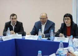 В г.п.Малиновский бизнес-омбудсмен Югры обсудила проблемы с местными предпринимателями