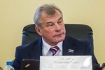 Убил интригу! Тюменский депутат поведал, как произойдет воссоединение области и &laquo;северов&raquo;. &laquo;Кобылкин &mdash; локомотив, а Комаровой будет сложно&raquo;