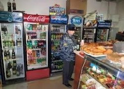 СТРАЖИ ПОРЯДКА ЮГОРСКА ПРЕСЕКЛИ ПРОДАЖУ АЛКОГОЛЬНЫХ НАПИТКОВ В НОЧНОЕ ВРЕМЯ