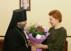 Митрополит Павел из Югры предложил &laquo;зарубить&raquo; слово &laquo;толерантность&raquo;, выдворять в течение суток провинившихся мигрантов и перестать подставлять другую щеку