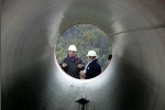 ПРАВИТЕЛЬСТВО ХМАО СУДИТСЯ С &laquo;ГАЗПРОМОМ&raquo;. ДЕЛО В ТРУБЕ, КОТОРУЮ МОНОПОЛИЯ НЕ ЗАХОТЕЛА ВЫКУПАТЬ ЗА 1 МЛРД, А ВМЕСТО ЭТОГО РЕШИЛА ПОЛЬЗОВАТЬСЯ ЕЮ БЕСПЛАТНО