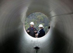 ПРАВИТЕЛЬСТВО ХМАО СУДИТСЯ С &laquo;ГАЗПРОМОМ&raquo;. ДЕЛО В ТРУБЕ, КОТОРУЮ МОНОПОЛИЯ НЕ ЗАХОТЕЛА ВЫКУПАТЬ ЗА 1 МЛРД, А ВМЕСТО ЭТОГО РЕШИЛА ПОЛЬЗОВАТЬСЯ ЕЮ БЕСПЛАТНО