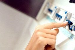 ЗАДОЛЖАЛИ ЗА ЭЛЕКТРИЧЕСТВО? ГОТОВЬТЕСЬ К ШТРАФУ В МИЛЛИОН. РОССИЙСКОЕ ПРАВИТЕЛЬСТВО ПРЕЗЕНТОВАЛО НОВЫЙ ЗАКОН