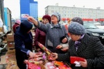 Ярмарка удалась: в Югорске тюменские рульки и копченый омуль ушли на ура (ФОТО)