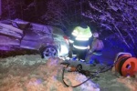 Двое погибли, четверо пострадали в столкновении автобуса и внедорожника в Свердловской области