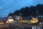На Серовском тракте Renault протаранил грузовик: два человека погибли