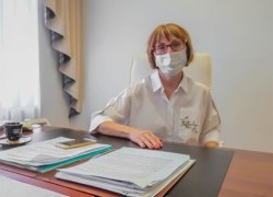 &laquo;За день 12 человек госпитализировали&raquo;. Вице-мэр Югорска &mdash; о вспышке COVID-19, которая &laquo;косит&raquo; молодых, и слухах о принуждении к вакцинации