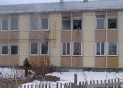 ПОЖАР В ЮГОРСКЕ НА ЭНТУЗИАСТОВ (ФОТО)