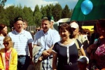 Надели тюбетейки и закусили пловом. Югорчане от души повеселились на Сабантуе (ФОТО)
