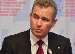 &laquo;ГУБЕРНАТОР КОМАРОВА, ВОТ ВАМ МЕДАЛЬ. А ЭТИ ПУСТЬ НЕ ХАМЯТ&raquo;