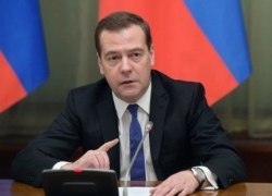 Медведев запретил разносную торговлю медицинскими изделиями