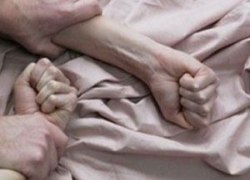 В Югорске возбуждено уголовное дело в отношении местного жителя по факту изнасилования девушки В Югорске возбуждено уголовное дело в отношении местного жителя по факту изнасилования девушки