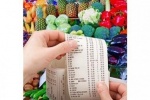 &laquo;Левада-центр&raquo;: Большинство россиян экономят на еде и предпочитают отечественные продукты